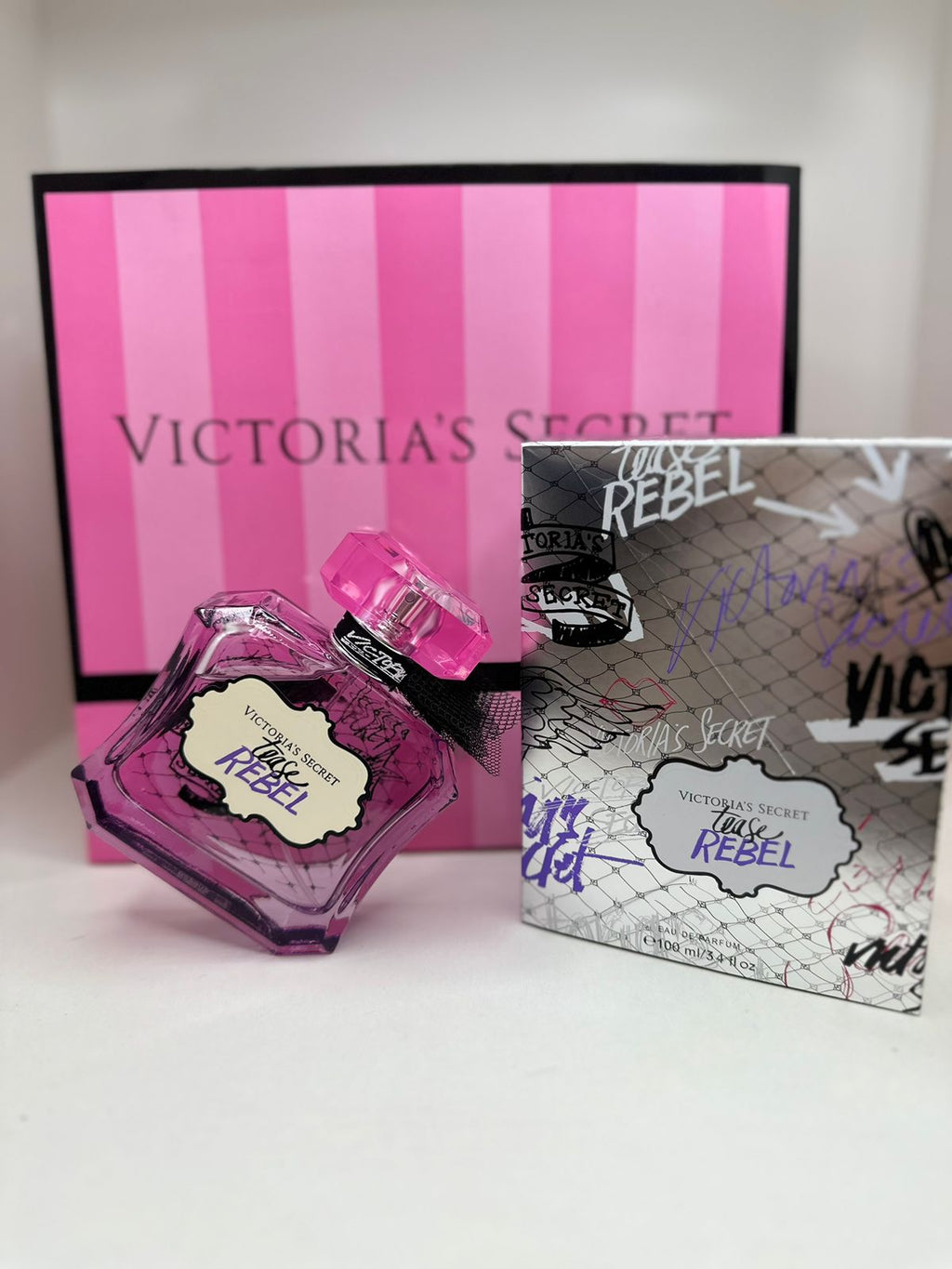 VICTORIAˋS SECRET TEASE REBEL
